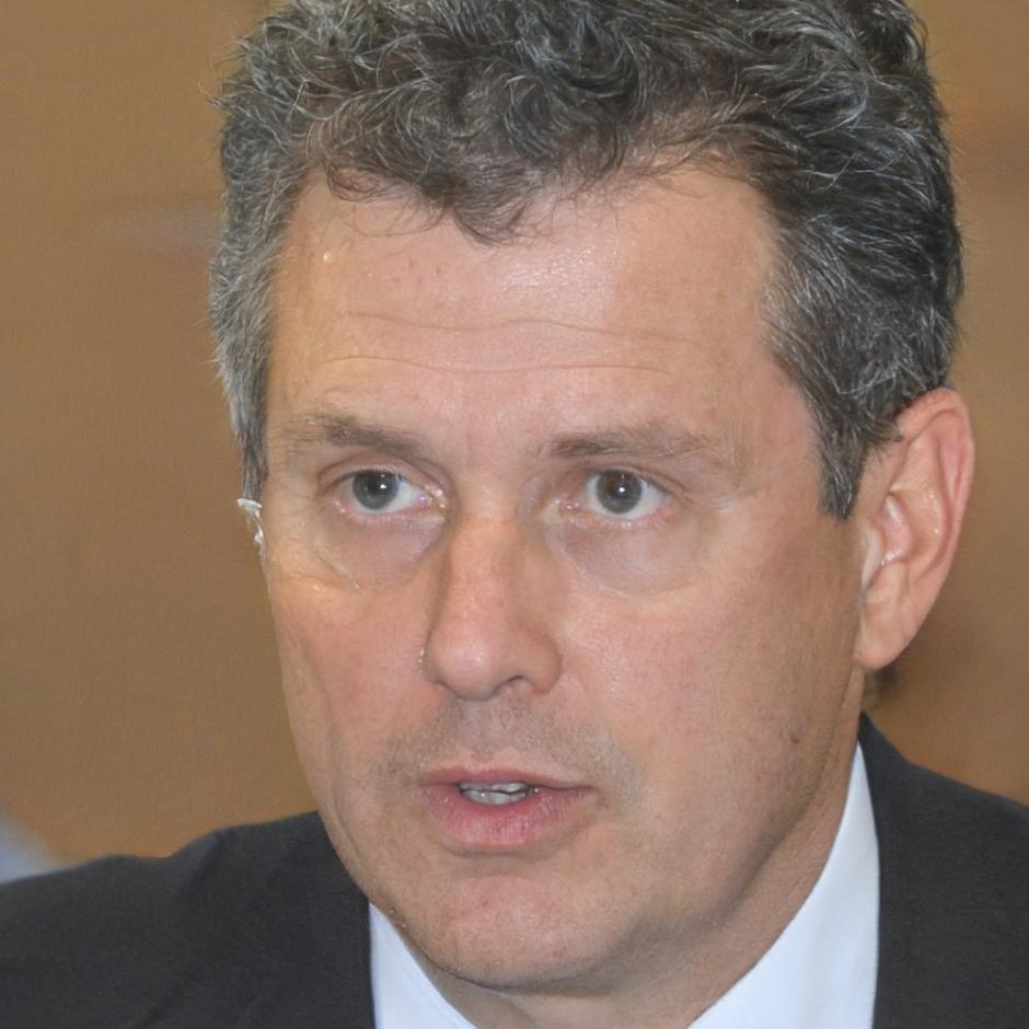 Portrait de Marc Dubois, expert en planification budgétaire
